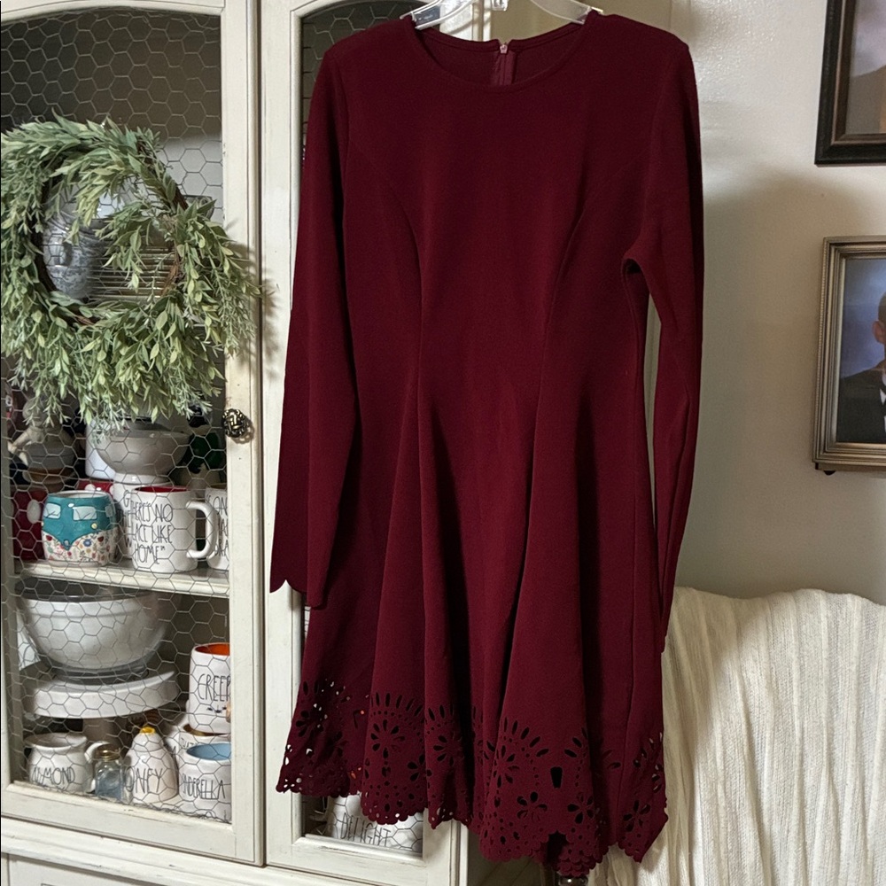 Elegant Burgundy Long Sleeve Dress